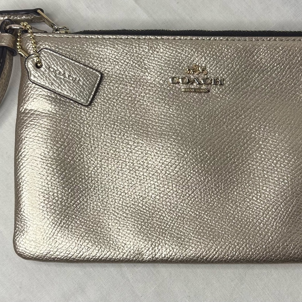 Coach Shimmering Gold Metallic Leather Large Wristlet- EUC - Picture 3 of 7